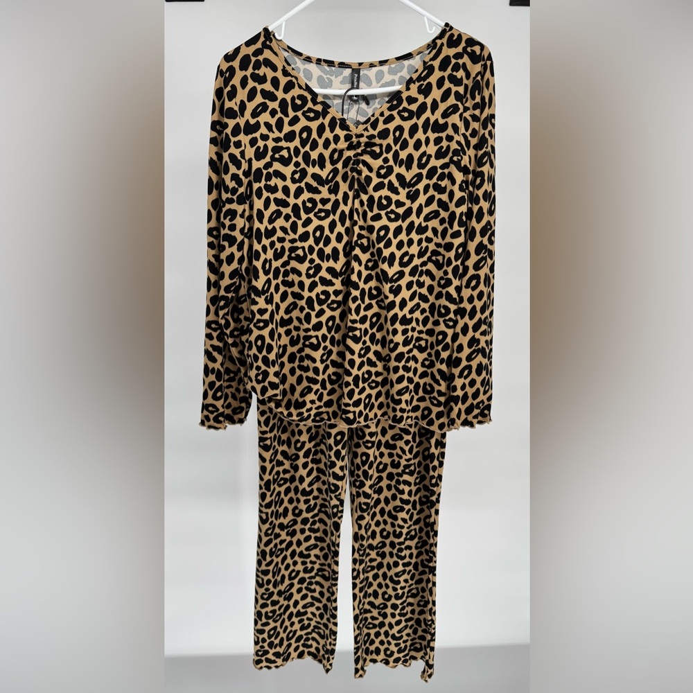 PrinStory womens 2 piece pajama set size L cheetah print